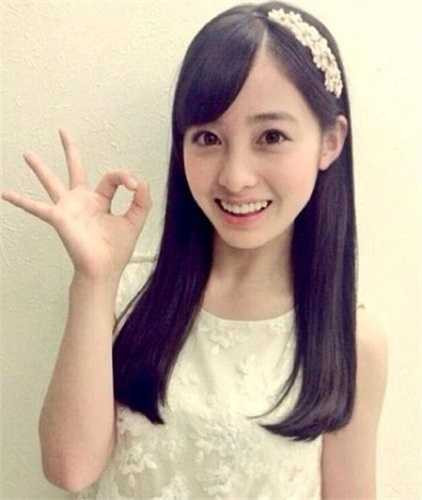 Không ít người cho rằng, ngoài đồng phục, 'nữ thần nghìn năm có một' mặc gì cũng đẹp.