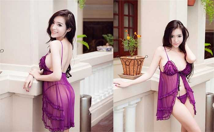 Năm 2013, Elly Trần từng 'làm nóng' showbiz với một bộ ảnh chụp cùng váy ngủ tím mỏng tang, lấp ló 'cặp tuyết lê' và nội y nhỏ xíu bên trong. 