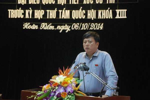 'Cán bộ về hưu tiền đâu ra mà lắm thế?'