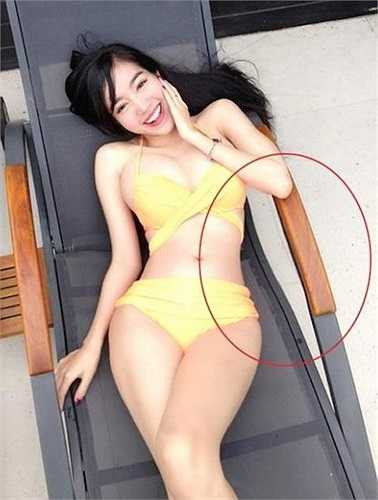 Vòng hai của Elly Trần thon gọn một cách bất thường. 