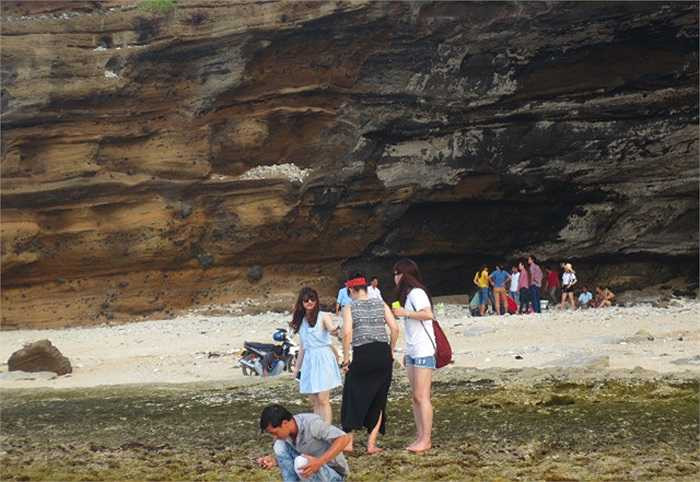 Sức hấp dẫn kỳ vĩ của Hang Câu.