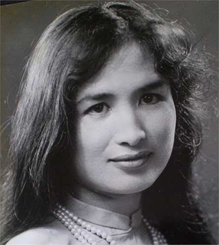 NSND Trà Giang nổi tiếng trong “thế giới điện ảnh” từ những năm 59-60 của thế kỷ trước, với các vai chính gây ấn tượng sâu sắc trong các phim Chung một dòng sông, Chị Tư Hậu (Giải BSV Việt Nam và Huy chương Bạc LHP Quốc tế tại Mátxcơva năm 1963 cho phim).