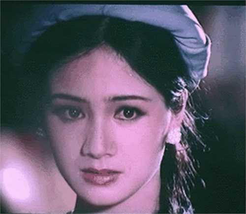 Cùng thế hệ vàng với những: Lý Hùng, Diễm Hương, Việt Trinh, Lê Tuấn Anh, Lê Công Tuấn Anh..., Thu Hà đã nổi tiếng từ khi còn rất trẻ trong thập niên 90 thế kỷ trước.