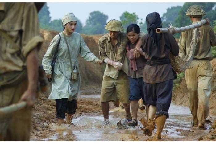 sống cùng lịch sử