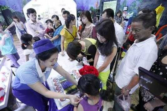 VINPEARL LAND LẬP KỶ LỤC BỨC TRANH GHÉP HÌNH BẢO VỆ ĐỘNG VẬT LỚN NHẤT VIỆT NAM