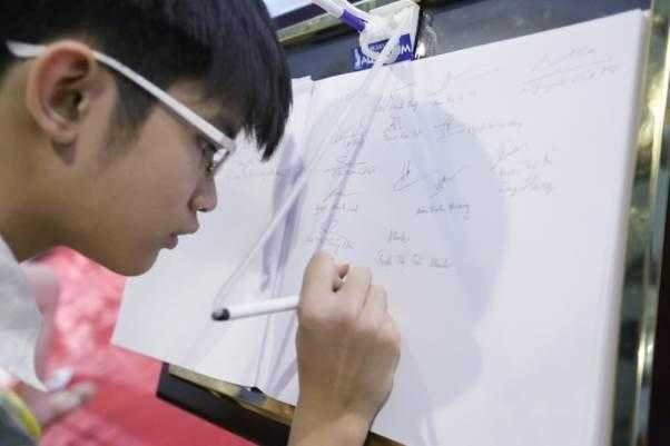 VINPEARL LAND LẬP KỶ LỤC BỨC TRANH GHÉP HÌNH BẢO VỆ ĐỘNG VẬT LỚN NHẤT VIỆT NAM