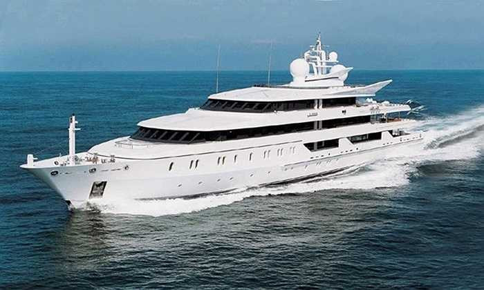 Mốt thời thượng của tầng lớp tỷ phú những năm 1918 là đánh golf, còn ngày nay là sở hữu du thuyền.