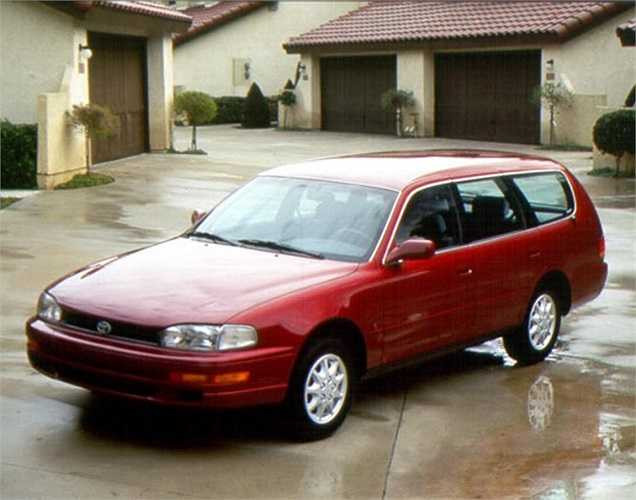 Camry Wagon được làm mới với thân xe bo tròn được ra mắt vào năm 1994.