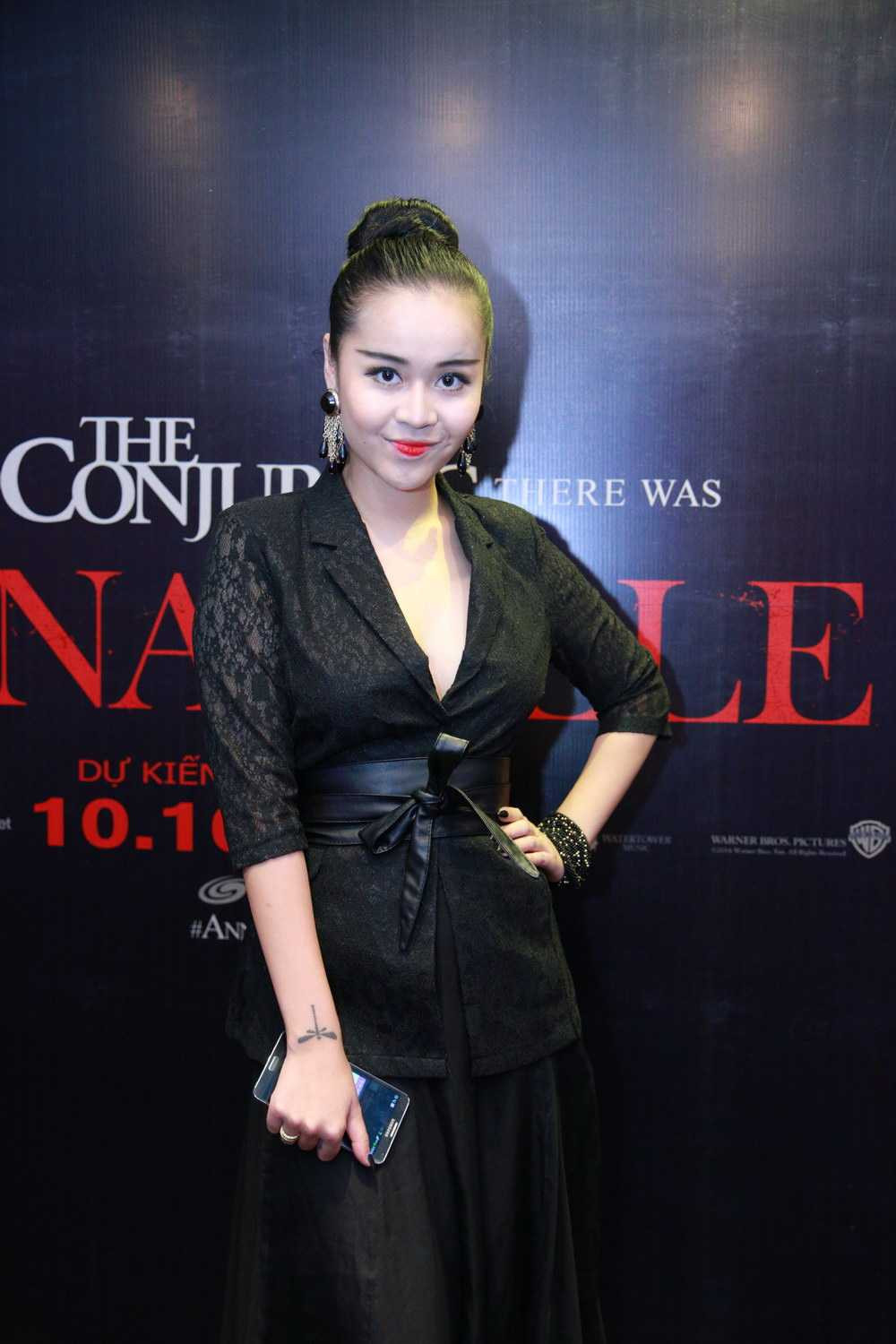 ra mắt phim búp bê quỷ ám