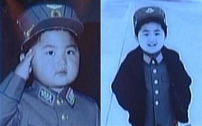 Kim Jong-un trong bộ trang phục quân đội 