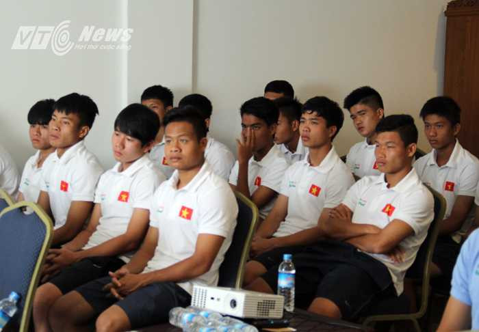 Bầu Đức: Đừng tủi thân khi HLV Trung Quốc không coi U19 Việt Nam ra gì