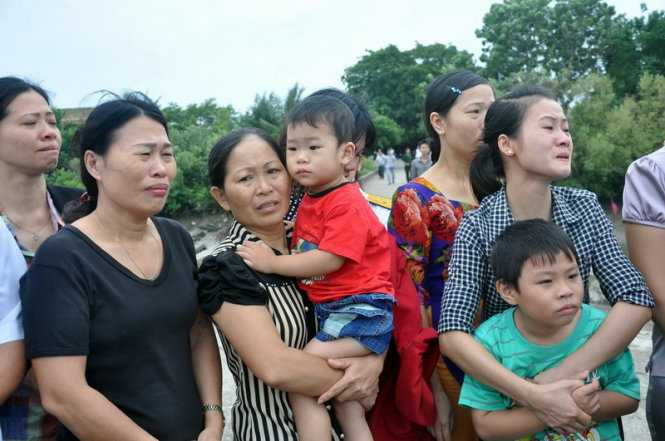 Nghẹn ngào đón chiến sỹ hy sinh trên biển trở về đất mẹ