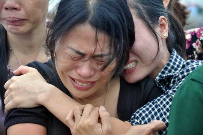 Nghẹn ngào đón chiến sỹ hy sinh trên biển trở về đất mẹ