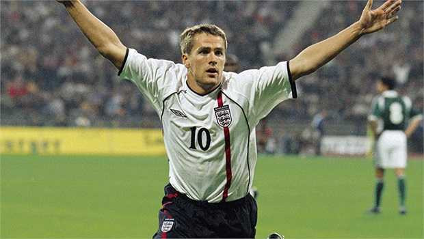 'Thần đồng' Michael Owen đã có kì World Cup đầu tiên tại Pháp rất ấn tượng với pha solo ngoạn mục, ghi bàn vào lưới tuyển Argentina. Thế nhưng đó là dấu ấn duy nhất mà Owen để lại ở các giải đấu lớn dù anh đã có 40 bàn sau 85 trận chơi cho Tam Sư.