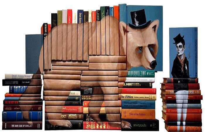 Tác phẩm của Mike được trưng bày trên khắp đất nước Mỹ cũng như tại các bảo tàng tại Anh, Ý, Thụy Sĩ, Trung Quốc