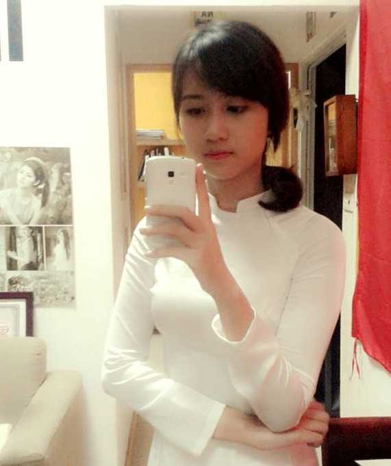 Nữ sinh nổi tiếng nhờ không cần son phấn