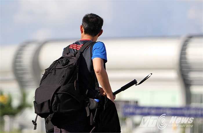 Một vị khách lạ xuất hiện trong buổi tập chiều nay của U19 Việt Nam