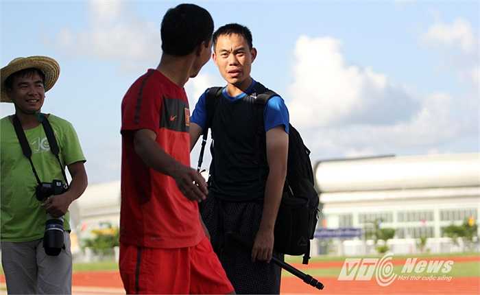 Tìm hiểu mới biết đó là một phóng viên tự do người Trung Quốc