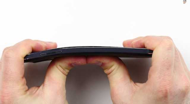 Sau iPhone 6 tới lượt Galaxy Note 4 bị bẻ cong