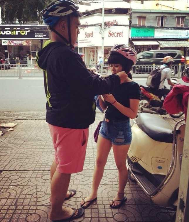 Đôi bạn trẻ đũa lệch gây sốt cộng đồng mạng