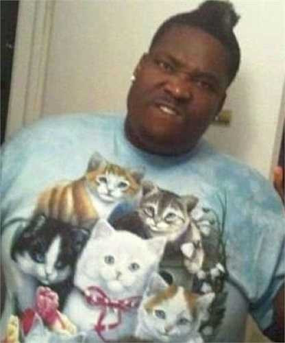 Chính gương mặt khó ưa này là nguyên nhân bị mọi người xa lánh, ghét bỏ.