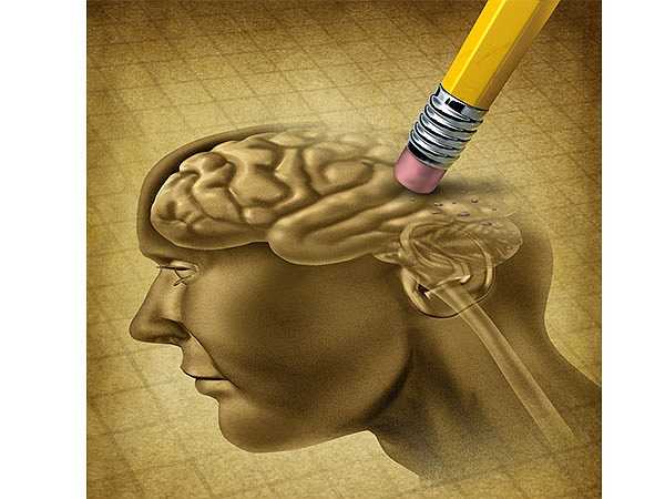 Người cao tuổi: Khi bạn có tuổi, các tế bào não trở nên chậm chạp hơn. Bộ nhớ của bạn không còn được sắc nét. Tuy nhiên, bạn cần phải cẩn thận để biết liệu đây chỉ là sự lãng quên hay là bệnh mất trí nhớ có ảnh hưởng đến sức khỏe thường gặp ở nhiều người cao tuổi.