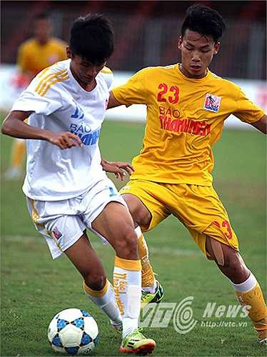 Đội bóng Thủ đô (áo vàng) chứng tỏ được sức mạnh vượt trội của mình