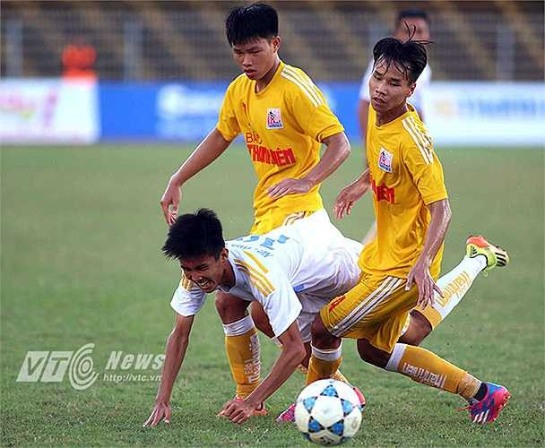 Tuy nhiên, mọi nỗ lực ấy đã không thể cho ra được kết quả như ý muốn trước hệ thống phòng ngự được tổ chức rất chắc chắn của đội bóng thủ đô