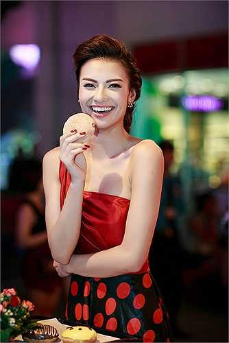 Với chiều cao trời phú, vóc dáng chuẩn cùng gương mặt rạng rỡ, nữ người mẫu luôn là gương mặt đắt giá trong các chương trình thời trang lớn.