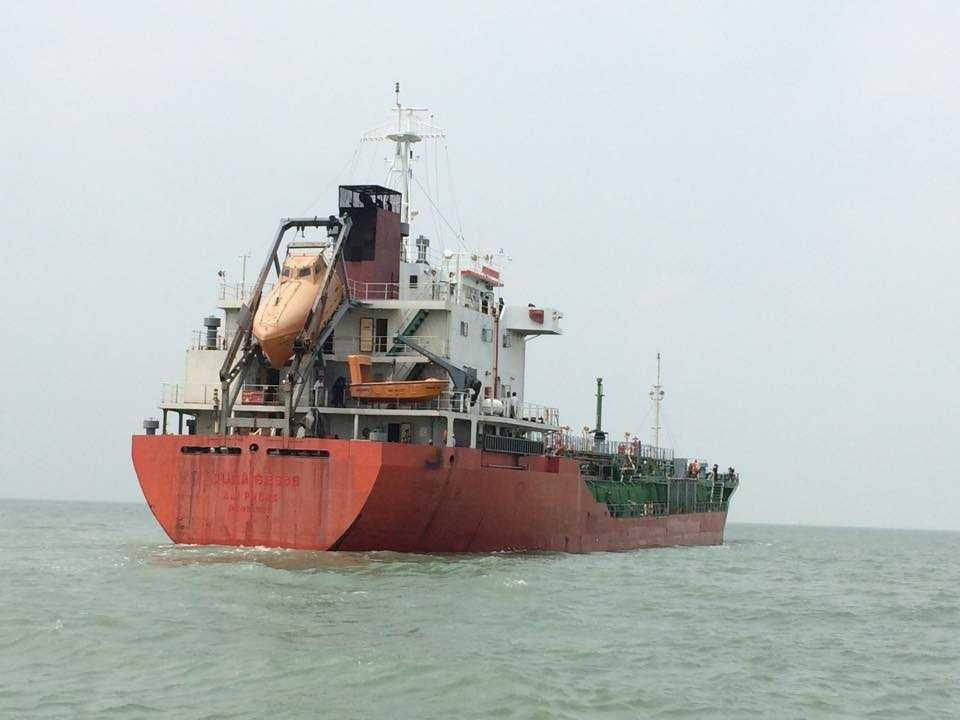 Tiếp cận 18 thuyền viên tàu Sunrise 689 bị cướp biển tấn công