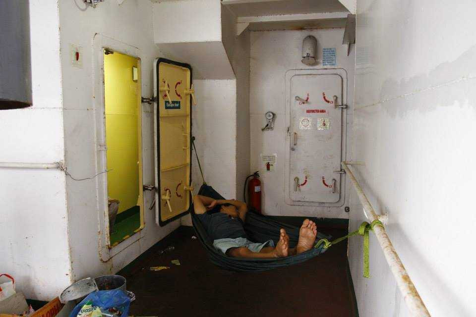 Tiếp cận 18 thuyền viên tàu Sunrise 689 bị cướp biển tấn công