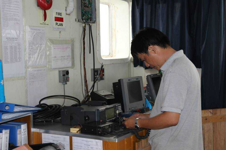 Tiếp cận 18 thuyền viên tàu Sunrise 689 bị cướp biển tấn công