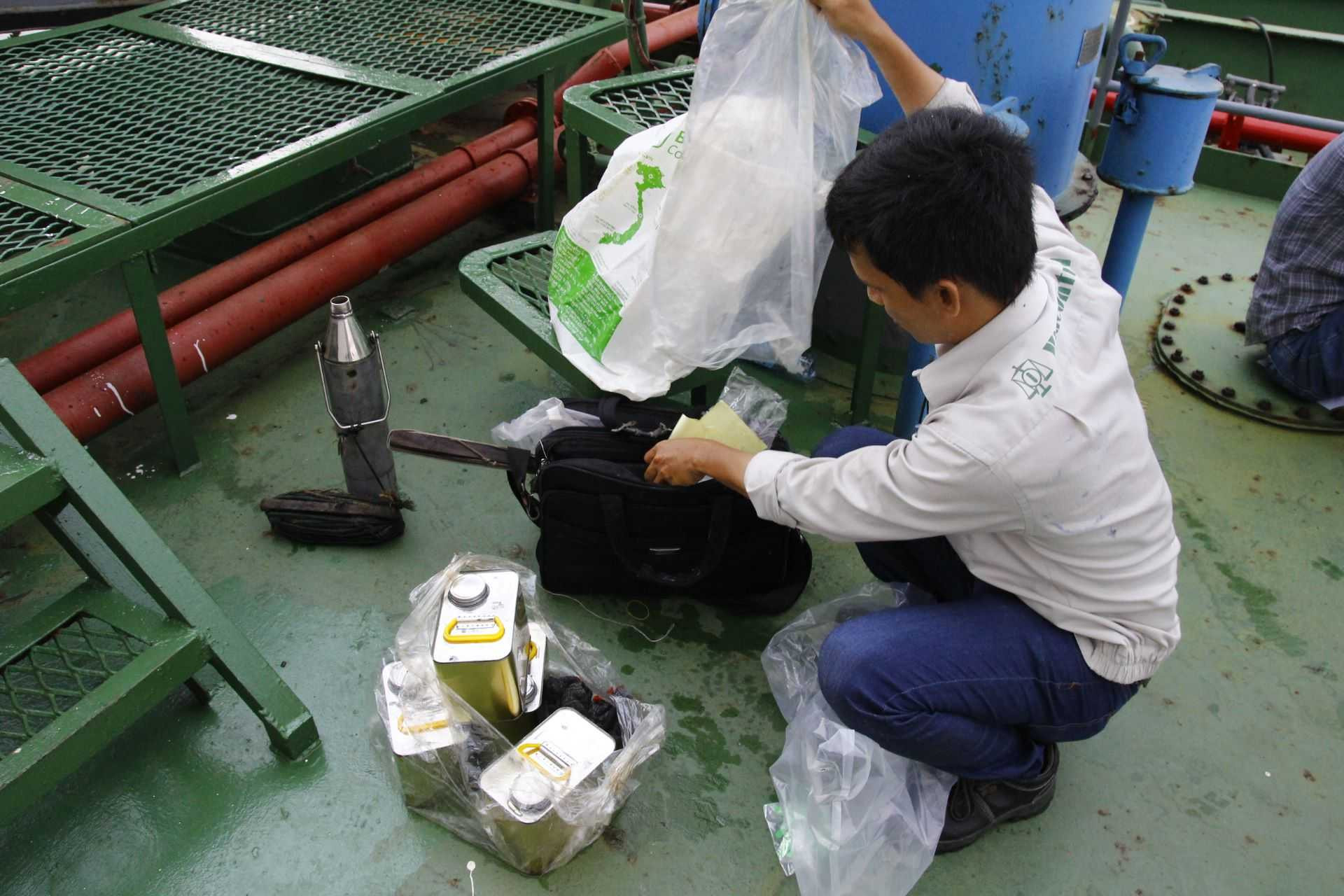 Tiếp cận 18 thuyền viên tàu Sunrise 689 bị cướp biển tấn công