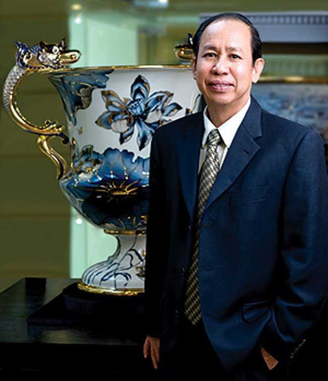 Từ xưởng gốm 100 năm của gia đình, doanh nhân Lý Ngọc Minh đã tạo ra sản phẩm gốm sứ Minh Long được nhiều người Việt ưa chuộng.