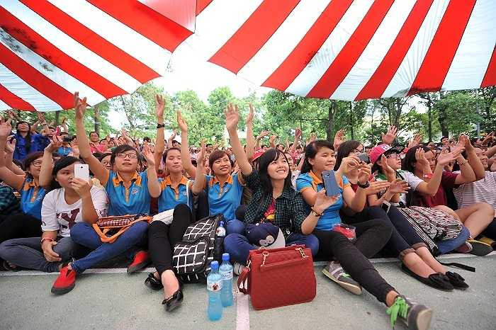 Tại chương trình, các bạn trẻ đã tham gia nhiều trò chơi vận động như: Bạt nhún, Xà ngang nhanh nhẹn, Máng trượt, đánh bong. Tổng số năng lượng bạn đốt cháy sẽ được quy đổi thành tiền và đóng góp vào quỹ từ thiện ,giúp đỡ người dân khó khăn tại Cần Giờ. 