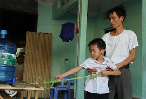 Cử động hai tay như một, huyện Quốc Oai, Hà Nội