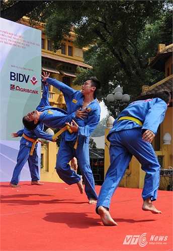 Chống trả quyết liệt