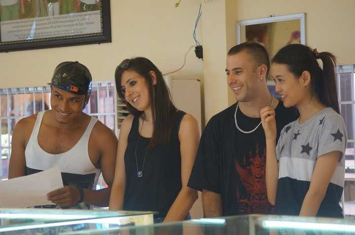 Trương Mỹ Nhân (bìa phải) so tài cùng David Phạm (bìa trái) trên chương trình 'Bạn đường hợp ý' tại Phú Quốc.