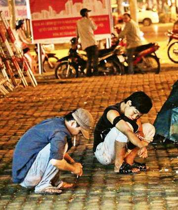 Nhà mặt đường gần chợ ma túy, bán không ai mua