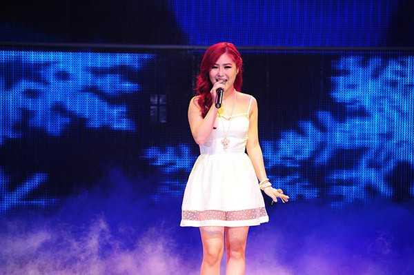 Hương Tràm là một trong những ca sĩ Việt gặp khó khăn khi hát "Let it go".