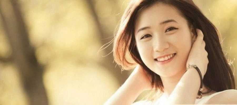 Cô ít trang điểm và thường xuyên để mặt mộc để chụp ảnh nhưng vẫn thu hút ánh nhìn.