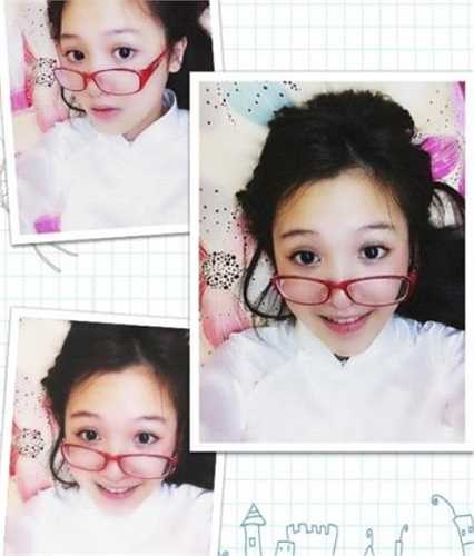 Ngọc Diệu với vẻ đẹp mộc mạc, trong sáng đúng tuổi học trò.