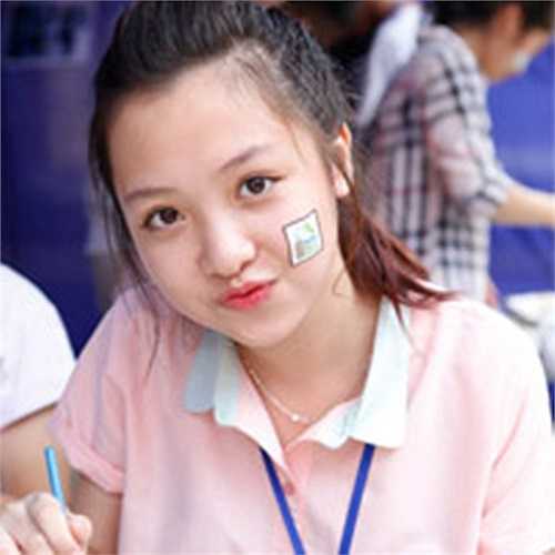 Chúm chím môi hồng, Ngọc Diệu luôn thu hút ánh nhìn.