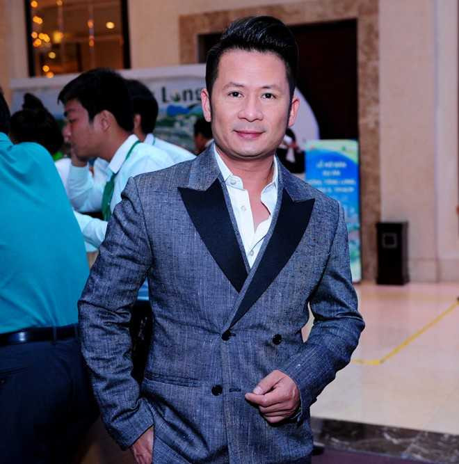 Theo một nguồn tin, nam ca sĩ tham gia sự kiện liên quan đến bất động sản vì muốn tìm hiểu để mua một mảnh đất rộng tại TP.HCM. Anh muốn xây ngôi nhà theo kiểu sân vườn để ở mỗi khi về Việt Nam biểu diễn. Bằng Kiều thích ngôi nhà của mình có vườn rộng để thỏa thú chơi bonsai, cây cảnh những lúc rảnh rỗi.