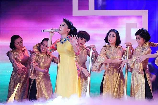 Anh cũng chính là người đàn ông mà cô thường nhắc tới bởi trong suy nghĩ của cô để có được thành công như ngày hôm nay là nhờ sự hy sinh lớn lao và thầm lặng của anh.