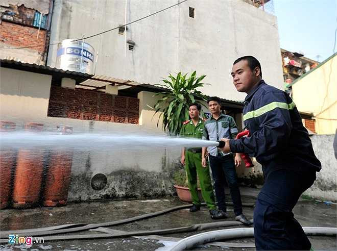 Công nghệ chữa cháy tiết kiệm nước với 1 giọt có thể nở tối đa thành 20 giọt nhằm tăng độ bao phủ đám cháy và thoát nhiệt nhanh.