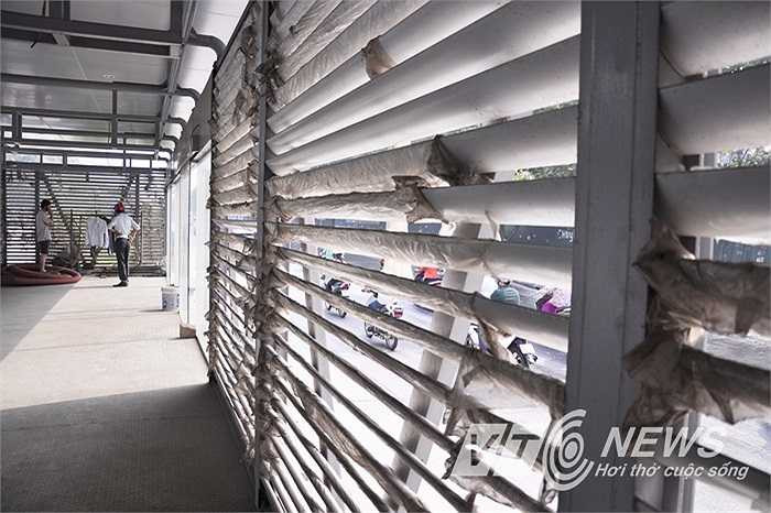 Thiết kế hiện đại của nhà chờ xe buýt.