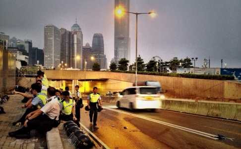 Cảnh sát Hong Kong dùng hơi cay trấn áp người biểu tình