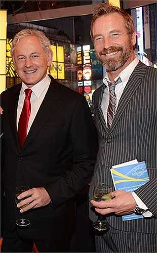 Năm 2013 ông thừa nhận mình đồng tính và công khai sống chung với bạn trai lâu năm, nghệ sỹ Rainer Andreesen. 