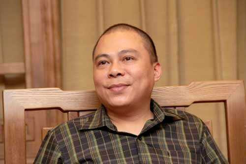 Mỗi ngày, dù bận đến mấy, ông Vũ cũng dành cho mình khoảng thời gian riêng để ngồi tịnh tâm một lúc, tay lần tràng hạt, thả hồn thanh thản.